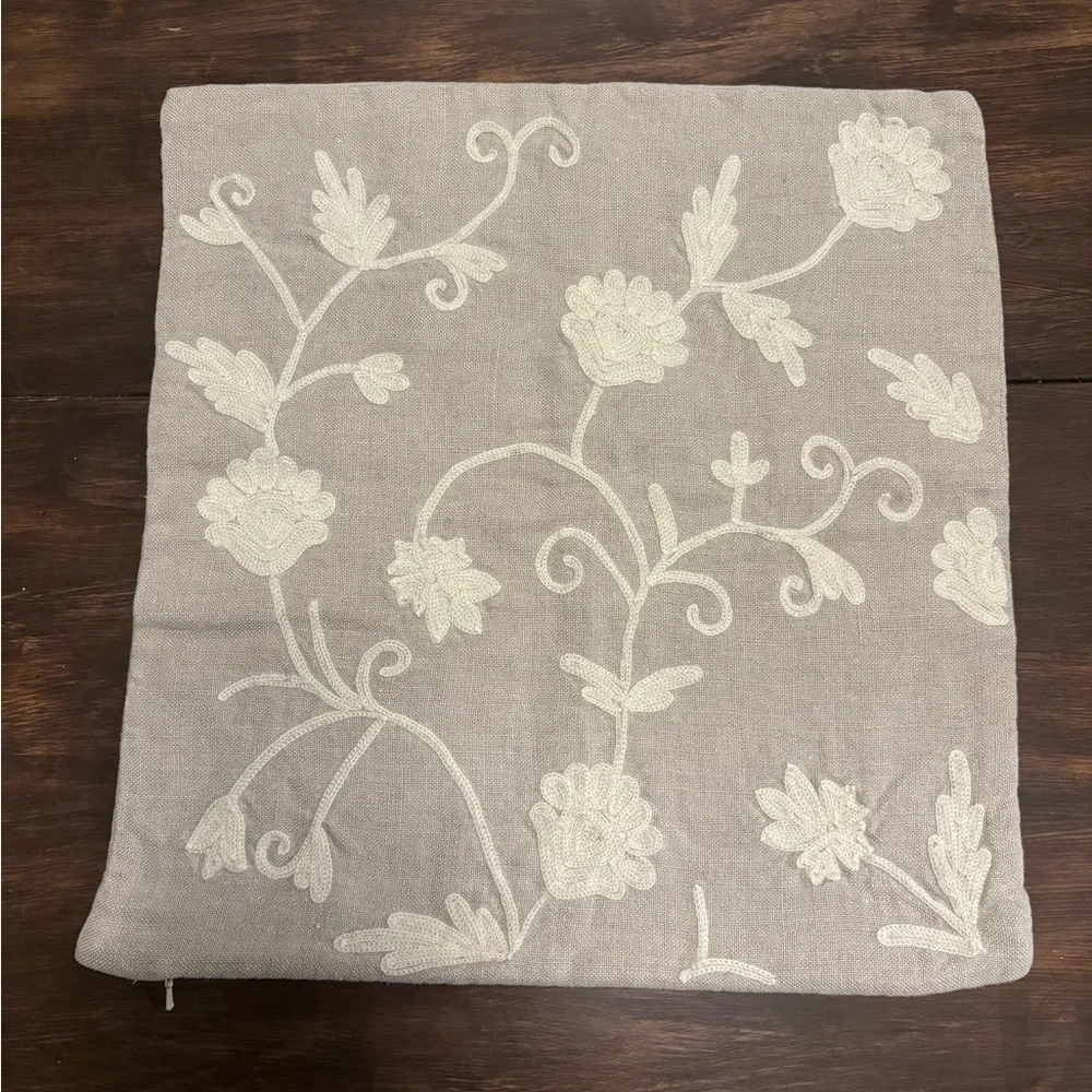 Set of 4 - Pottery Barn Embroidered Floral Pillow Cases